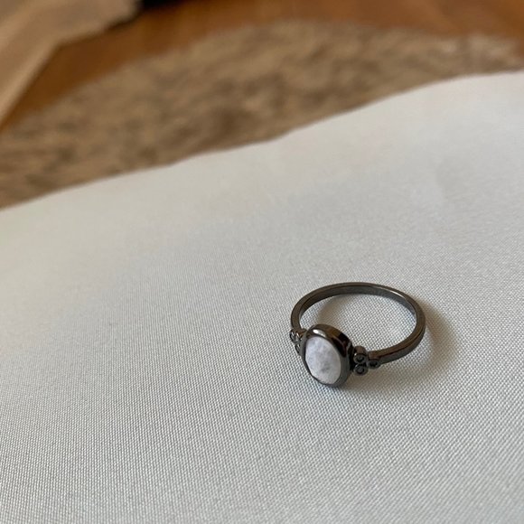 Moonstone Ring - Picture 3 of 9